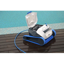 Robot piscine Dolphin S50 : nettoyage du fond des petites piscines
