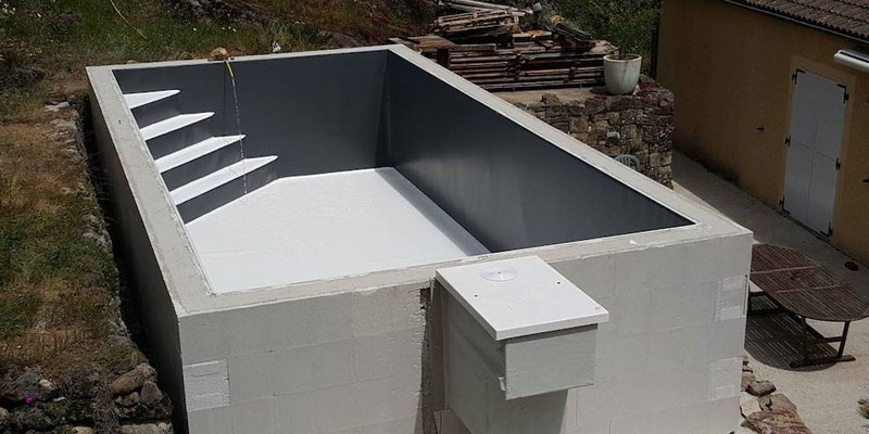 Construction piscine en blocs à bancher de polystyrène