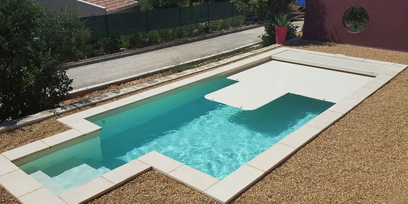 Comment fermer un volet roulant de piscine ?